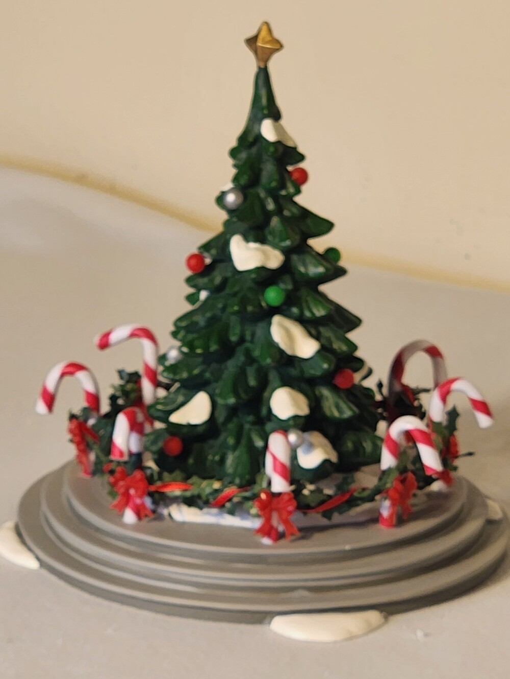 Department 56 Retired Snow Village Town Tree Accessory #4044871 In Box